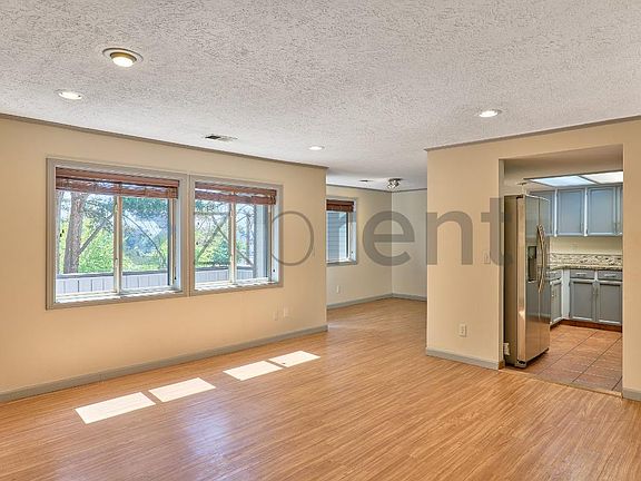 5th image of 12316 SE 104th Ct
