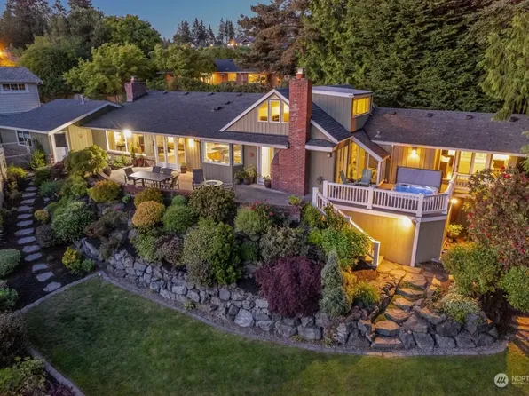 703 NW 116th St, Seattle, WA 98177