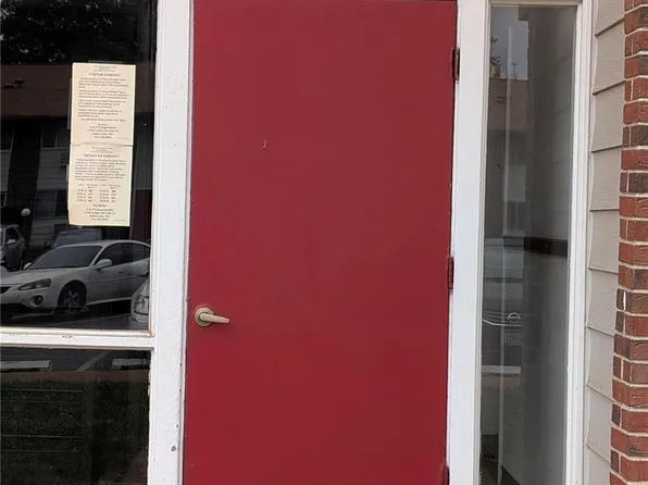 8729 Sieloff Dr APT E, Hazelwood, MO 63042