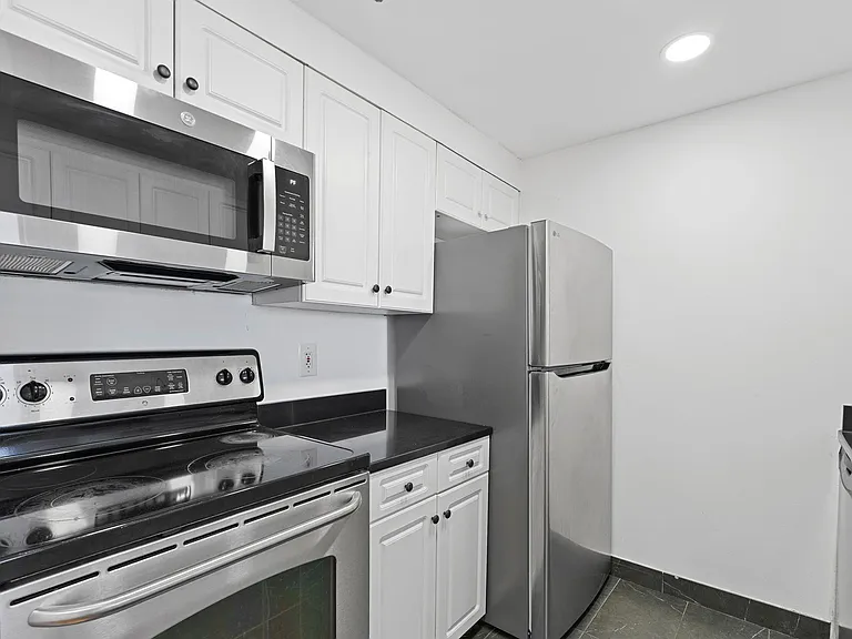 1 2nd St #2506 — Photo 11