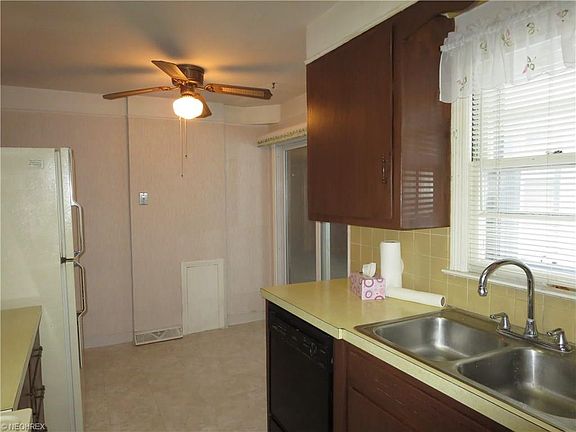 3rd image of 2250 21st St