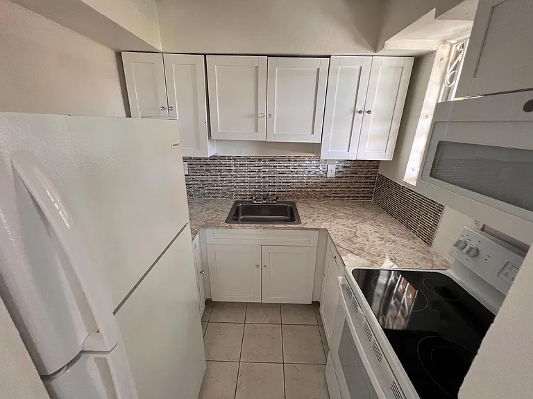 2385 NW 11th St #31A — Photo 1