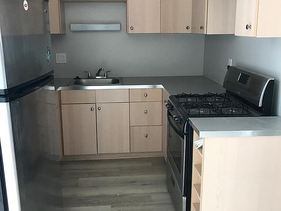 3rd image of 5-4136 Louisiana St #5