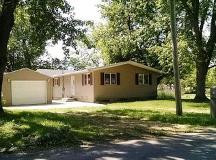 107 S Swift St, Winnebago, IL 61088