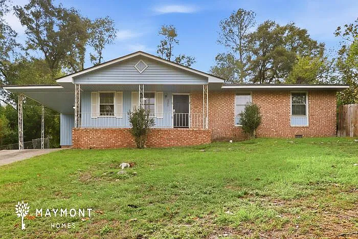 3 bed, 1.5 bath, 1104 sqft, $1,245 — Photo 1