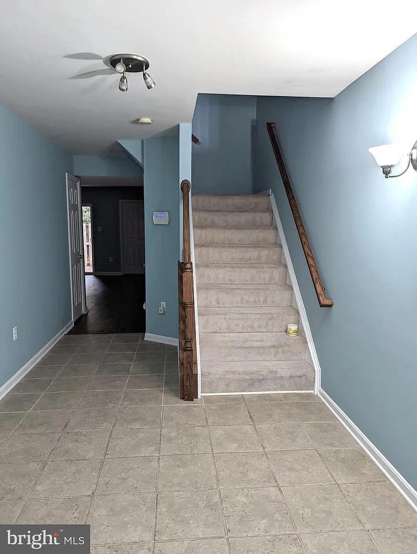 3 bed, 3.5 bath, 1752 sqft, $2,900 — Photo 2