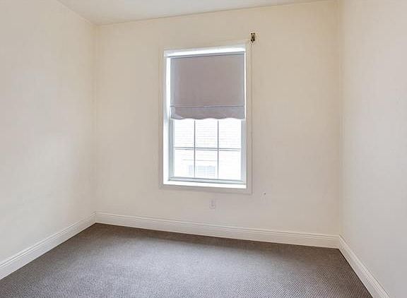 5th image of 5400 Hawthorne Pl