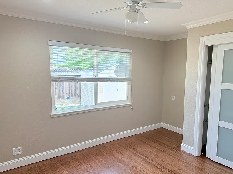 1532 Santa Monica Ave — Photo 13