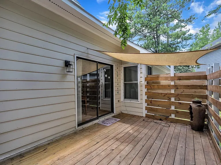 105 Tall Rock Ct — Photo 28