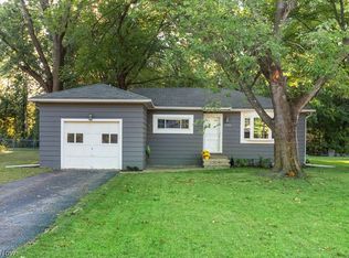 2734 Elizabeth St, Avon, OH 44011