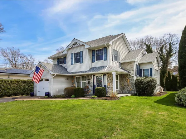 112 Elm Street, Sayville, NY 11782