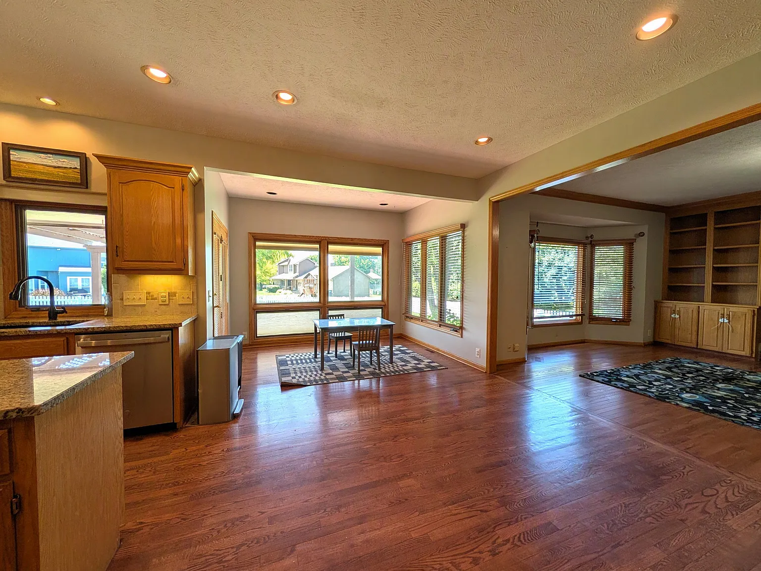 4 bed, 3062 sqft, $3,250 — Photo 4