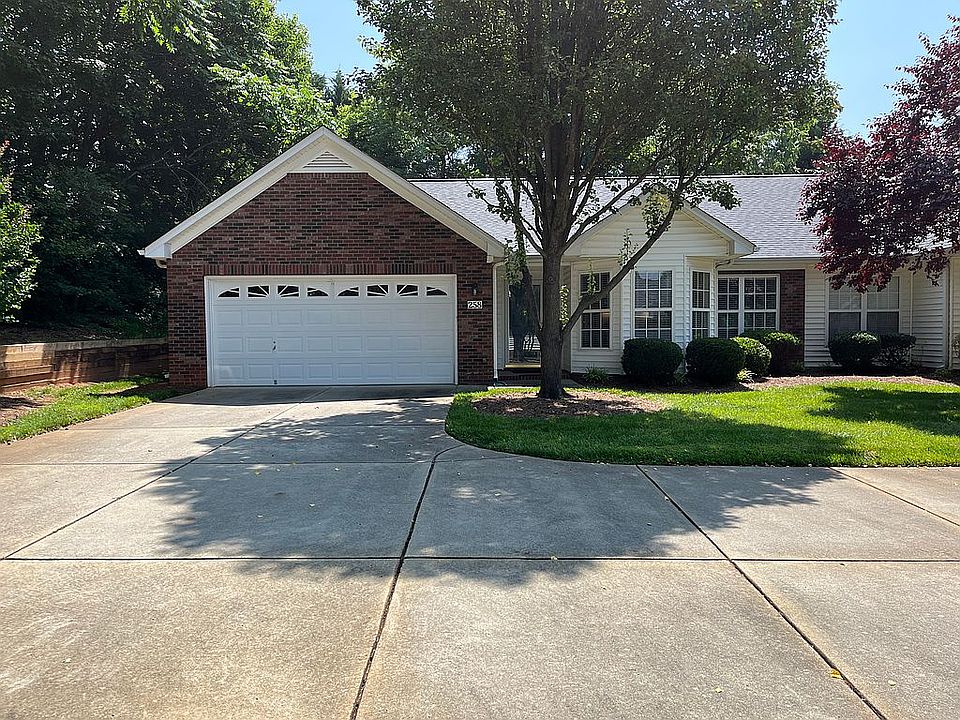 2 car garage 1 level living