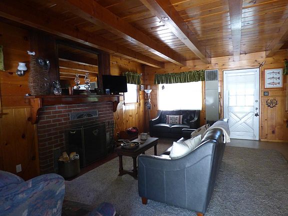 4th image of 32999 Juniper Ln