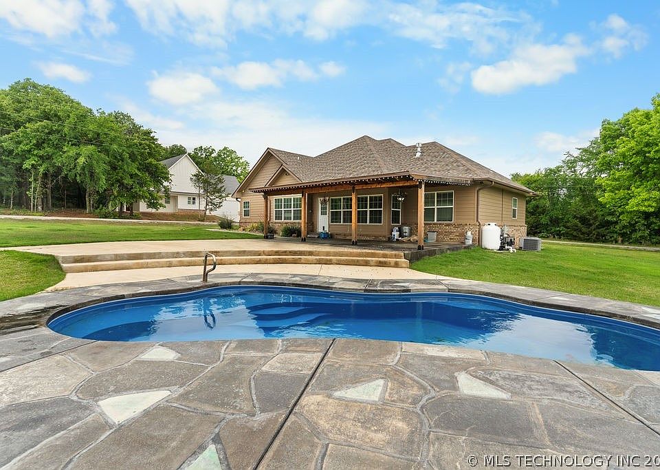 1st image of 11703 Hidden Oak Cir