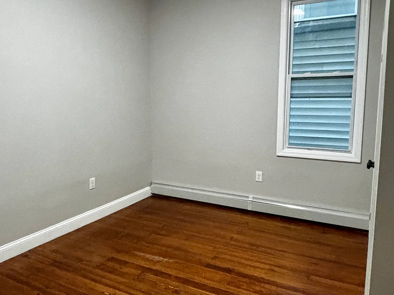 3 bed, 1250 sqft, $2,995 — Photo 4