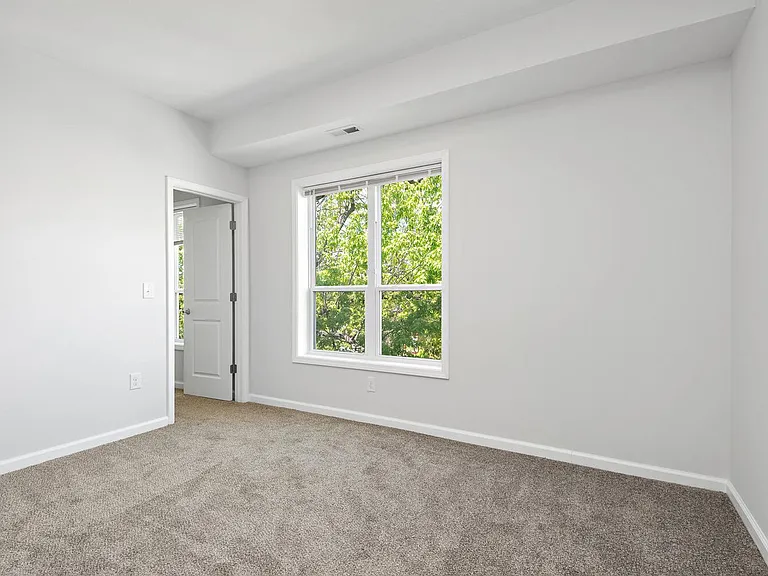 2810 Fremont Ave S — Photo 10