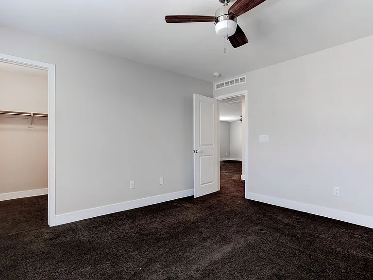 9020 Nopah Peak Ct — Photo 30
