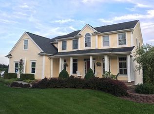 810 Sugar Maple St, Vicksburg, MI 49097