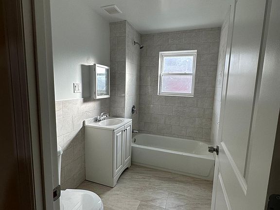 5th image of 800 E 219th St #3