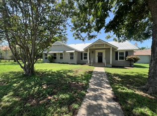 548 Waring Welfare Rd, Waring, TX 78074