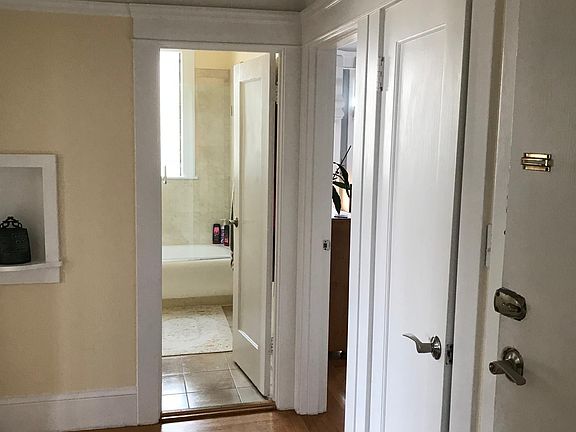 4th image of 2855 Pierce St APT 3