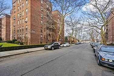 Sold by Avenue Sotheby's International Realty