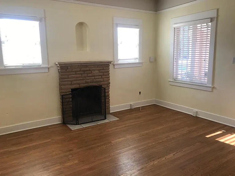 2234 E 5th St #1 — Photo 3