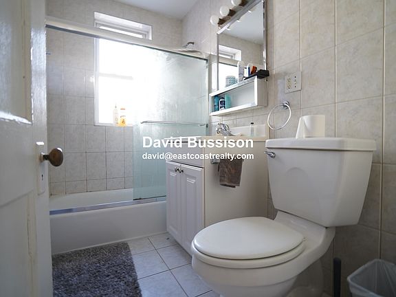 5th image of 94 Pleasant St #2245