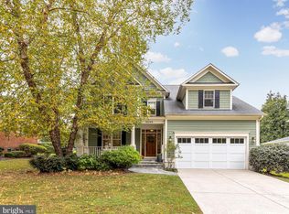 10240 Hatherleigh Dr, Bethesda, MD 20814