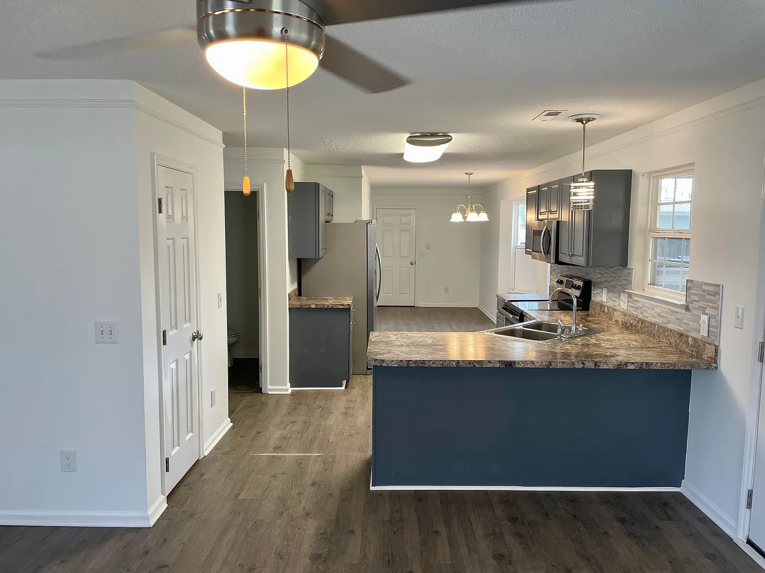 603 Blackburn Ct — Photo 2
