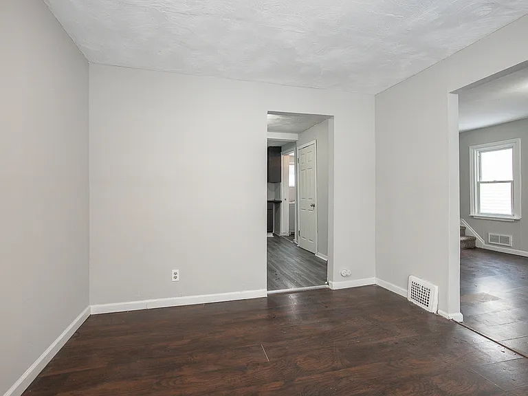3409 W 86th St — Photo 5