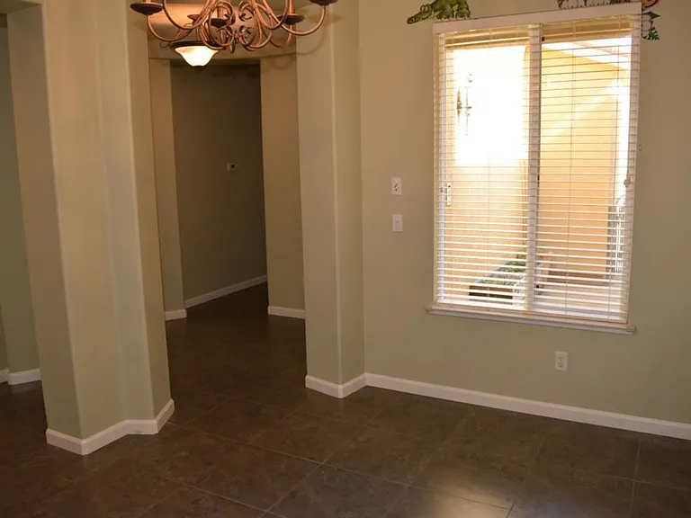 1378 Seymour Cir — Photo 3