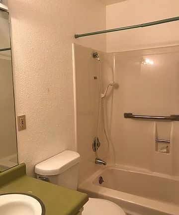 3rd image of 254 Meadow Path Dr