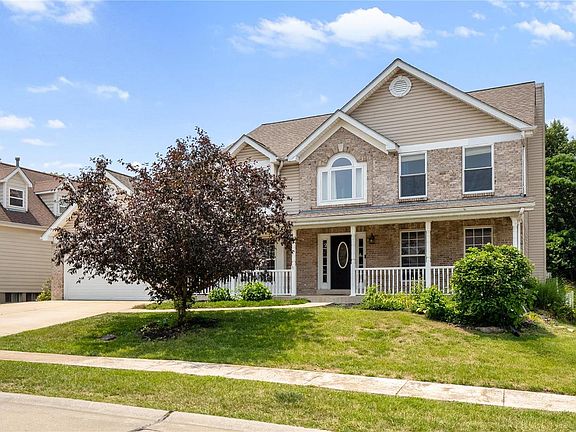 2nd image of 813 Crosswood Ct