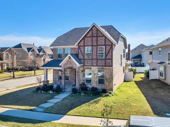 1044 Holly Anne Ln, Aubrey, TX 76227