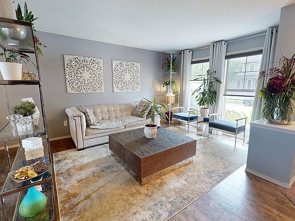2nd image of 5992 S Terwillegar Blvd NW
