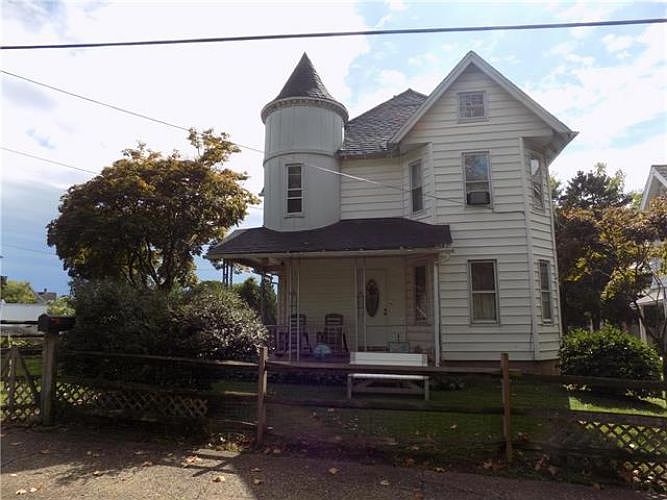 2nd image of 365 Seminary St