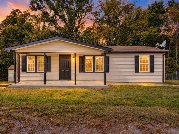 241 Brickey Hill Rd, Troutville, VA 24175