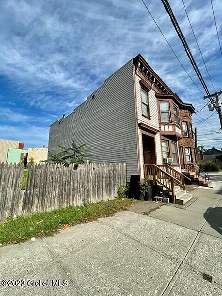 2nd image of 71 Lexington Avenue