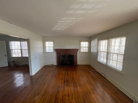 4th image of 4825 Summit Ave