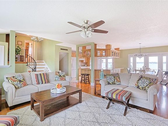 4th image of 2193 Louisa Dr