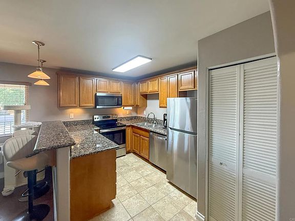 3rd image of 800 N Mollison Ave N #43