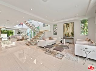 151 N Le Doux Rd, Beverly Hills, CA 90211