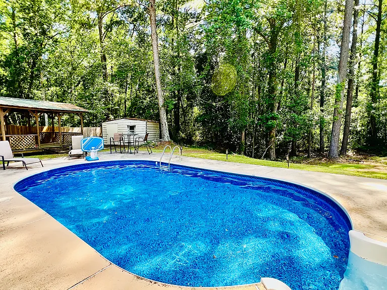 102 Pinewood Dr — Photo 4