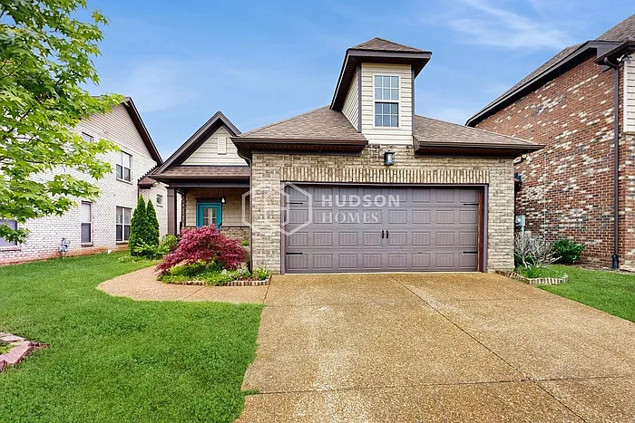 4 bed, 3.0 bath, 2215 sqft, $2,599 — Photo 4