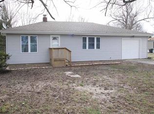 512 Fairway Dr, Moro, IL