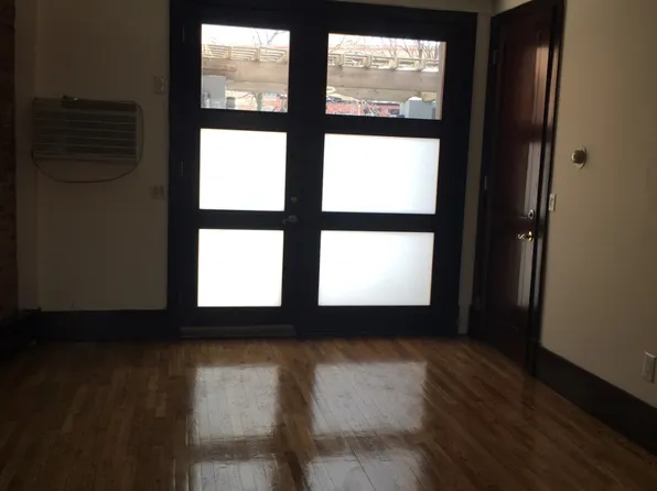 473 Saint Marks Pl, Staten Island, NY 10301