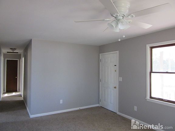 3rd image of 23924 Fieldshire Ln
