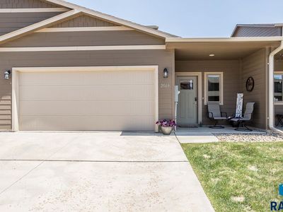 2569 E Meadowside Pl, Sioux Falls, SD, 57108